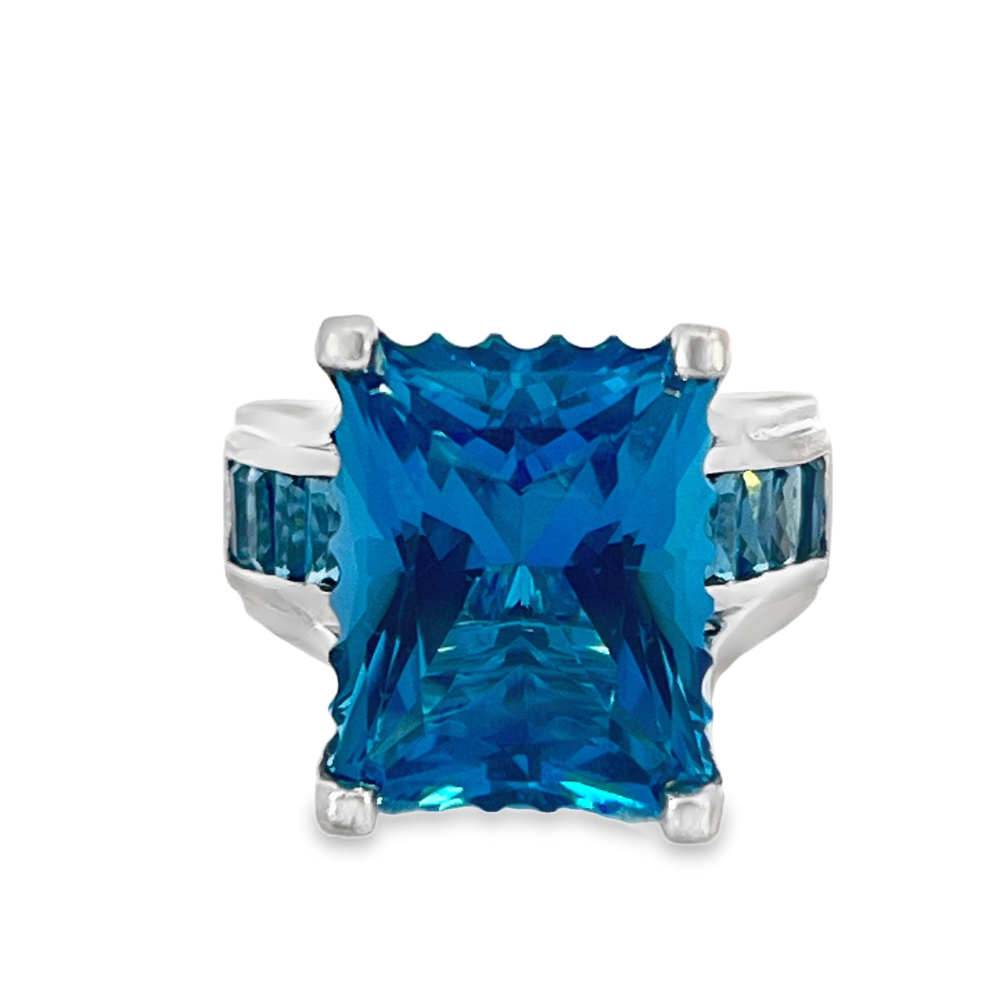 18k Stamp London Blue Topaz Accented Ring
