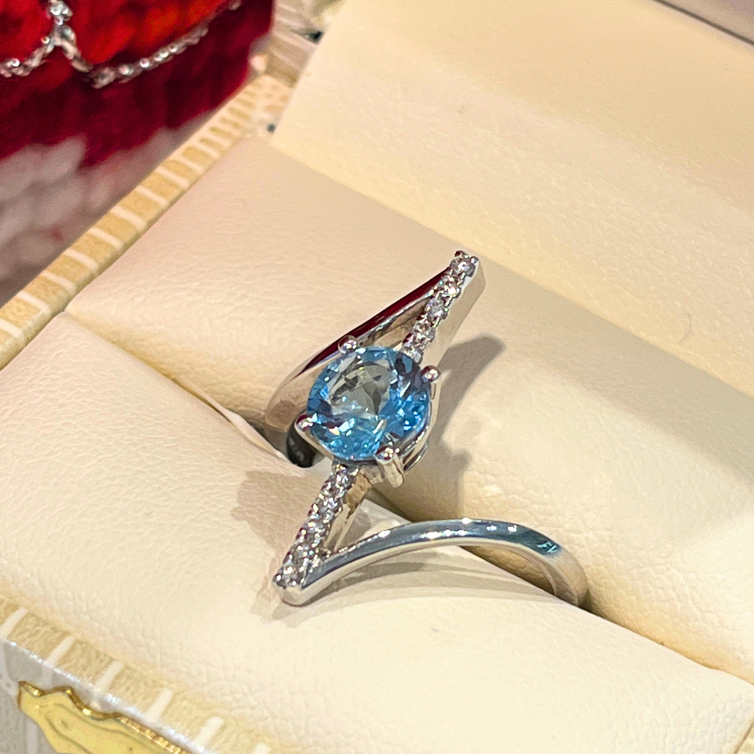 14k White Gold Aquamarine & Diamond Bar Ring